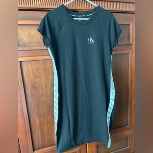 T-shirt dress has some stretch